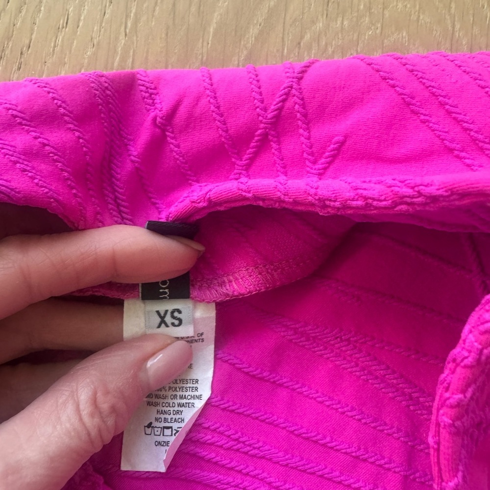 NWT Onzie Neon Pink Women's Leggings - Picture 5 of 5